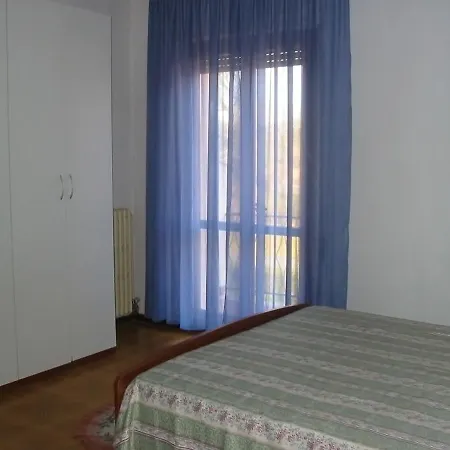 Dina Forte dei Marmi